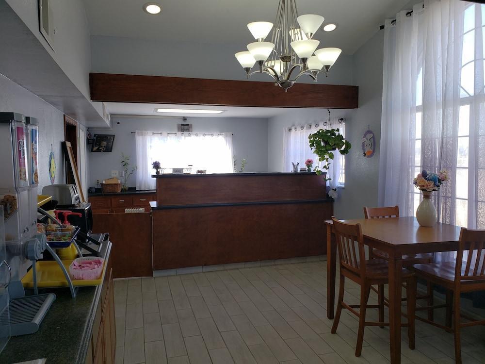 Hotel Econo 3*