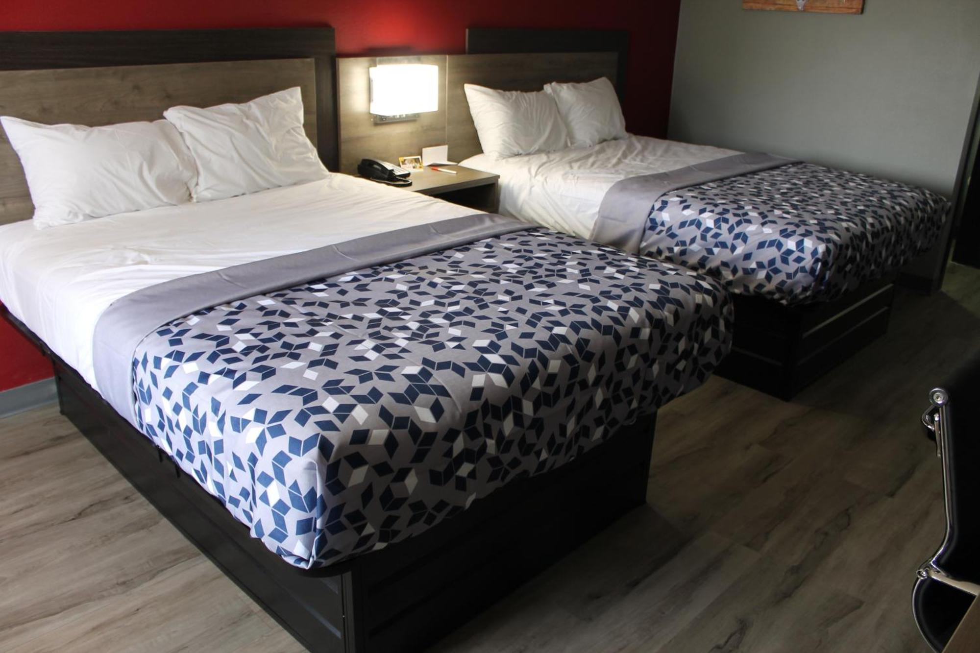Hotel Econo 3*